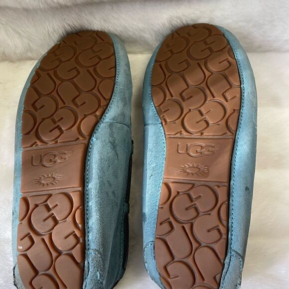 Ugg Dakota suede Shearling Bleu moccasins size 9. - Picture 9 of 9